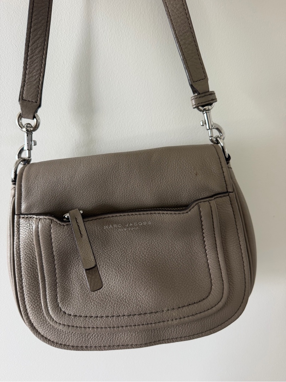Marc Jacobs Pebbled Leather Crossbody in Taupe Gray